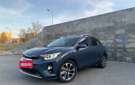 KIA Stonic, 2019 год, 1 800 000 рублей, 2 фотография