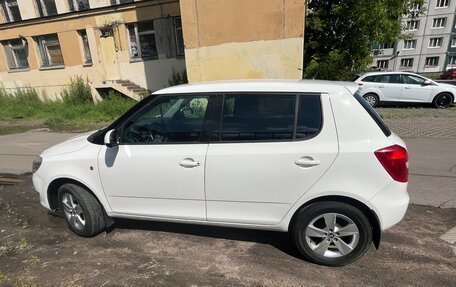 Skoda Fabia II, 2013 год, 860 000 рублей, 3 фотография