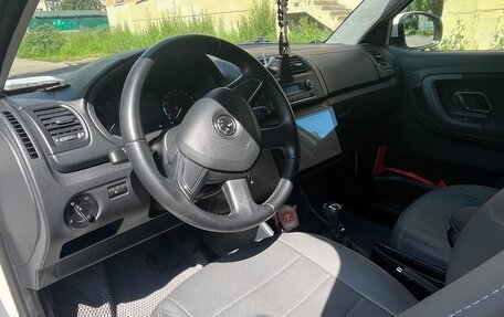 Skoda Fabia II, 2013 год, 860 000 рублей, 5 фотография