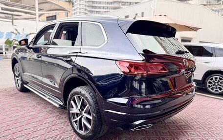 Volkswagen Touareg III, 2022 год, 5 810 000 рублей, 6 фотография
