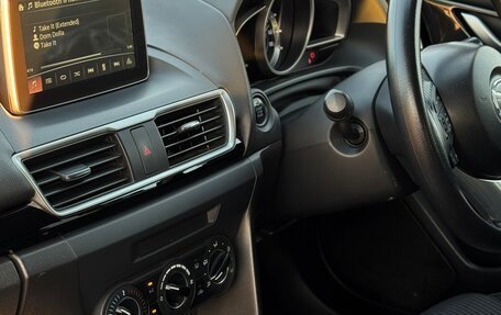 Mazda Axela, 2015 год, 1 250 000 рублей, 9 фотография