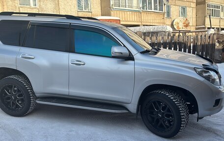 Toyota Land Cruiser Prado 150 рестайлинг 2, 2012 год, 3 000 000 рублей, 3 фотография