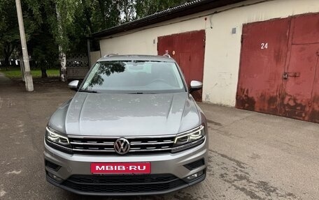 Volkswagen Tiguan II, 2018 год, 2 500 000 рублей, 1 фотография