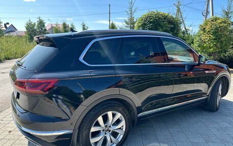Volkswagen Touareg III, 2021 год, 5 990 000 рублей, 7 фотография