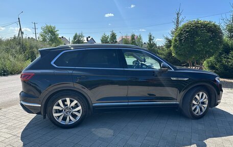 Volkswagen Touareg III, 2021 год, 5 990 000 рублей, 6 фотография