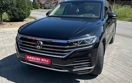 Volkswagen Touareg III, 2021 год, 5 990 000 рублей, 4 фотография