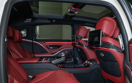 Mercedes-Benz Maybach S-Класс, 2021 год, 37 000 000 рублей, 38 фотография
