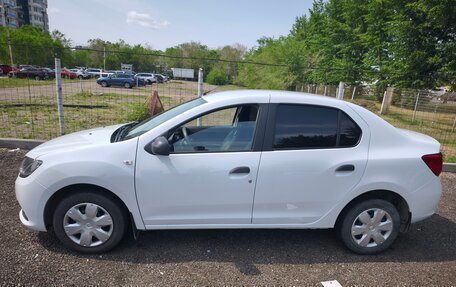 Renault Logan II, 2015 год, 600 000 рублей, 2 фотография