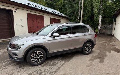Volkswagen Tiguan II, 2018 год, 2 500 000 рублей, 2 фотография