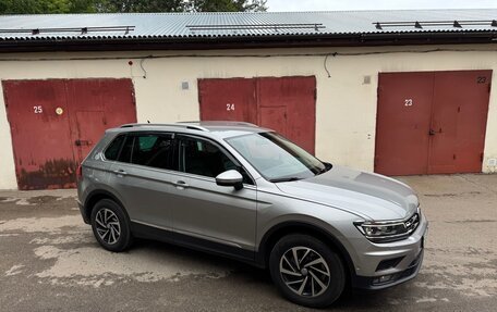 Volkswagen Tiguan II, 2018 год, 2 500 000 рублей, 3 фотография