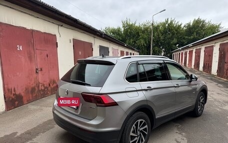Volkswagen Tiguan II, 2018 год, 2 500 000 рублей, 4 фотография