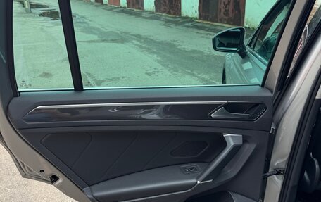 Volkswagen Tiguan II, 2018 год, 2 500 000 рублей, 13 фотография
