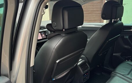 Volkswagen Tiguan II, 2018 год, 2 500 000 рублей, 14 фотография