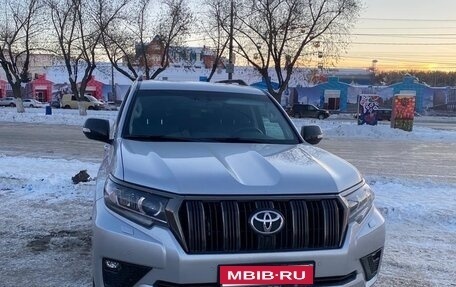 Toyota Land Cruiser Prado 150 рестайлинг 2, 2021 год, 9 000 000 рублей, 1 фотография