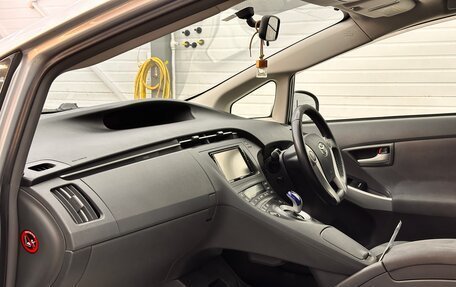 Toyota Prius, 2009 год, 1 005 000 рублей, 15 фотография