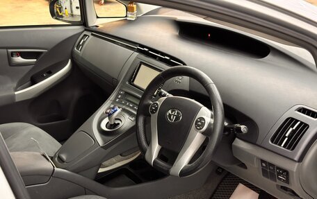 Toyota Prius, 2009 год, 1 005 000 рублей, 13 фотография