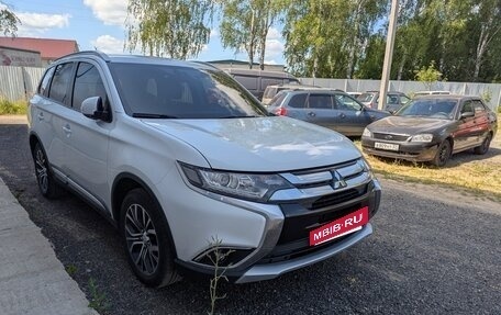 Mitsubishi Outlander III рестайлинг 3, 2017 год, 2 050 000 рублей, 5 фотография
