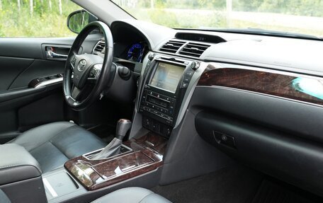 Toyota Camry, 2016 год, 2 350 000 рублей, 10 фотография