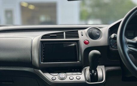 Honda Stream II, 2009 год, 1 199 000 рублей, 20 фотография