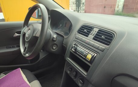 Volkswagen Polo VI (EU Market), 2012 год, 1 100 000 рублей, 13 фотография