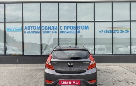 Hyundai Solaris II рестайлинг, 2011 год, 715 000 рублей, 4 фотография