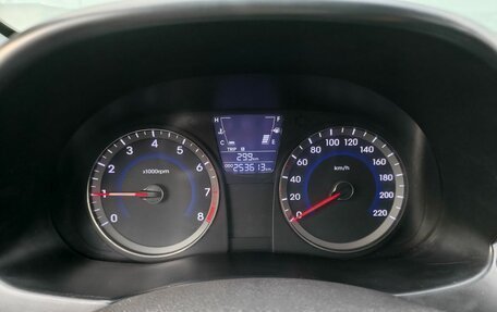 Hyundai Solaris II рестайлинг, 2011 год, 715 000 рублей, 16 фотография