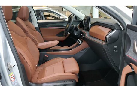 Skoda Kodiaq, 2025 год, 5 500 000 рублей, 12 фотография