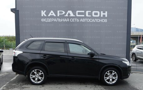 Mitsubishi Outlander III рестайлинг 3, 2014 год, 1 260 000 рублей, 4 фотография