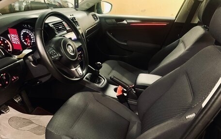 Volkswagen Jetta VI, 2011 год, 1 180 000 рублей, 7 фотография