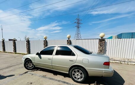 Toyota Camry, 2001 год, 425 000 рублей, 2 фотография
