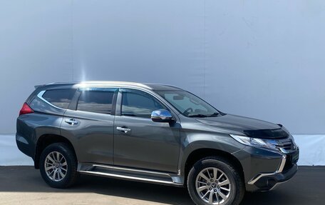 Mitsubishi Pajero Sport III рестайлинг, 2019 год, 2 175 000 рублей, 3 фотография