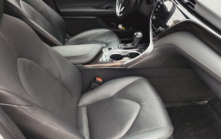 Toyota Camry, 2021 год, 3 300 000 рублей, 9 фотография