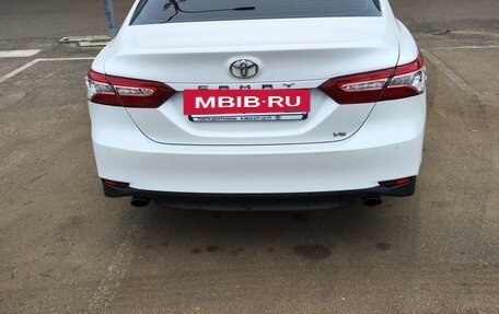 Toyota Camry, 2021 год, 3 300 000 рублей, 4 фотография