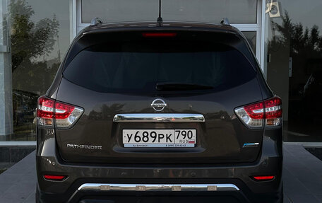 Nissan Pathfinder, 2015 год, 1 670 000 рублей, 3 фотография