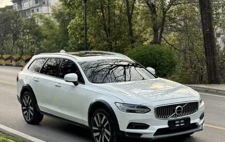 Volvo V90 Cross Country I рестайлинг, 2022 год, 3 730 000 рублей, 3 фотография
