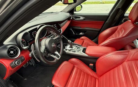 Alfa Romeo Giulia II, 2020 год, 2 800 000 рублей, 10 фотография