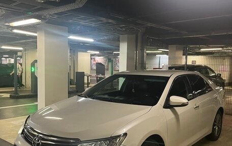Toyota Camry, 2016 год, 1 990 000 рублей, 2 фотография
