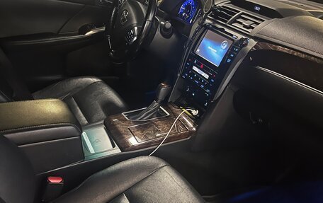 Toyota Camry, 2016 год, 1 990 000 рублей, 10 фотография