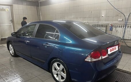 Honda Civic VIII, 2010 год, 750 000 рублей, 3 фотография