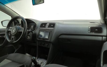 Volkswagen Polo VI (EU Market), 2011 год, 445 000 рублей, 13 фотография