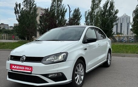 Volkswagen Polo VI (EU Market), 2016 год, 1 370 000 рублей, 3 фотография