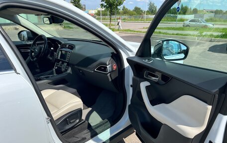 Jaguar F-Pace, 2017 год, 2 350 000 рублей, 9 фотография