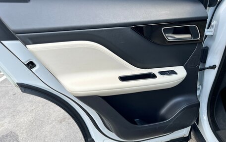 Jaguar F-Pace, 2017 год, 2 350 000 рублей, 16 фотография