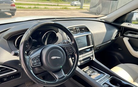 Jaguar F-Pace, 2017 год, 2 350 000 рублей, 20 фотография