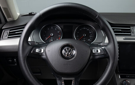 Volkswagen Passat B8 рестайлинг, 2016 год, 1 499 000 рублей, 8 фотография