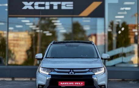 Mitsubishi Outlander III рестайлинг 3, 2017 год, 1 730 000 рублей, 2 фотография