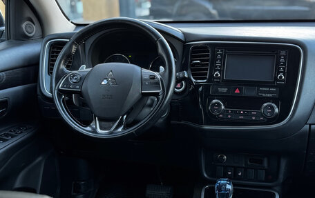 Mitsubishi Outlander III рестайлинг 3, 2017 год, 1 730 000 рублей, 19 фотография