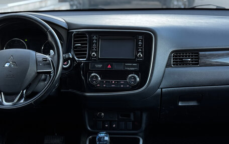 Mitsubishi Outlander III рестайлинг 3, 2017 год, 1 730 000 рублей, 21 фотография