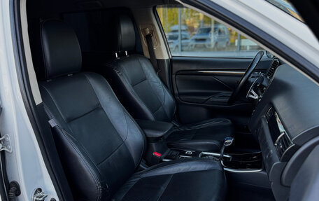 Mitsubishi Outlander III рестайлинг 3, 2017 год, 1 730 000 рублей, 15 фотография