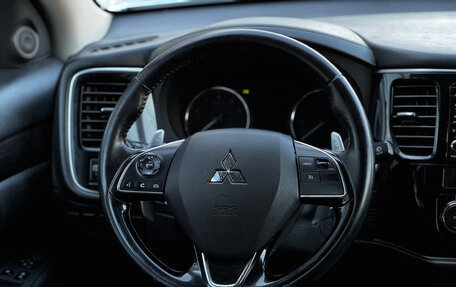 Mitsubishi Outlander III рестайлинг 3, 2017 год, 1 730 000 рублей, 32 фотография